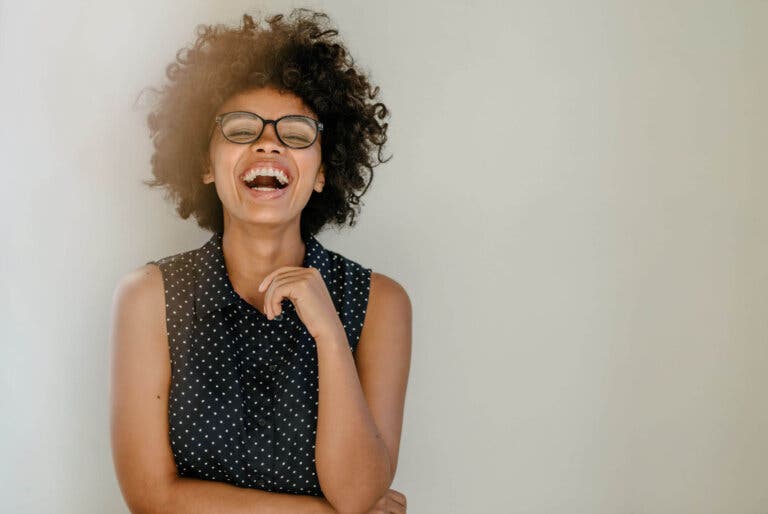La curva más bonita de una mujer es su sonrisa