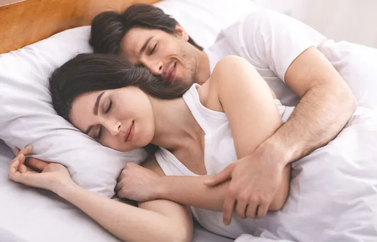 Las 4 mejores posiciones para dormir con tu pareja
