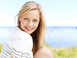 La curva más bonita de una mujer es su sonrisa