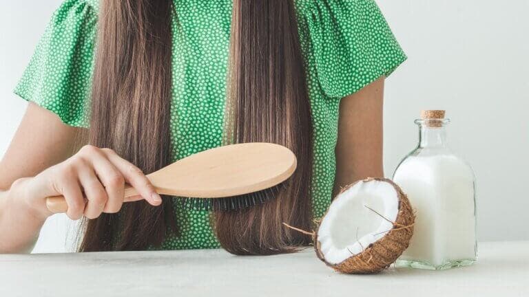 5 tratamientos caseros para alisar tu pelo de forma natural