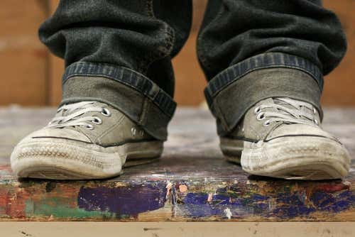 Estos son los 5 problemas que llegan al hogar a través de los zapatos