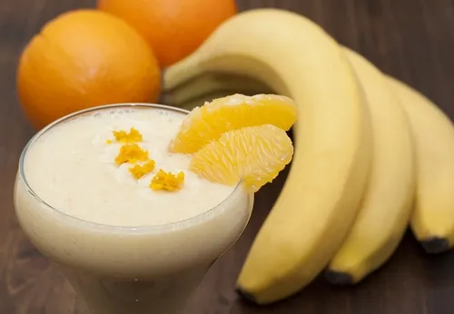 Batido de banana y naranja