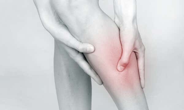 6 remedios naturales para aliviar la inflamación en las piernas