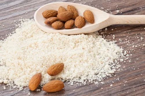 Almendras enteras y harina de almendras