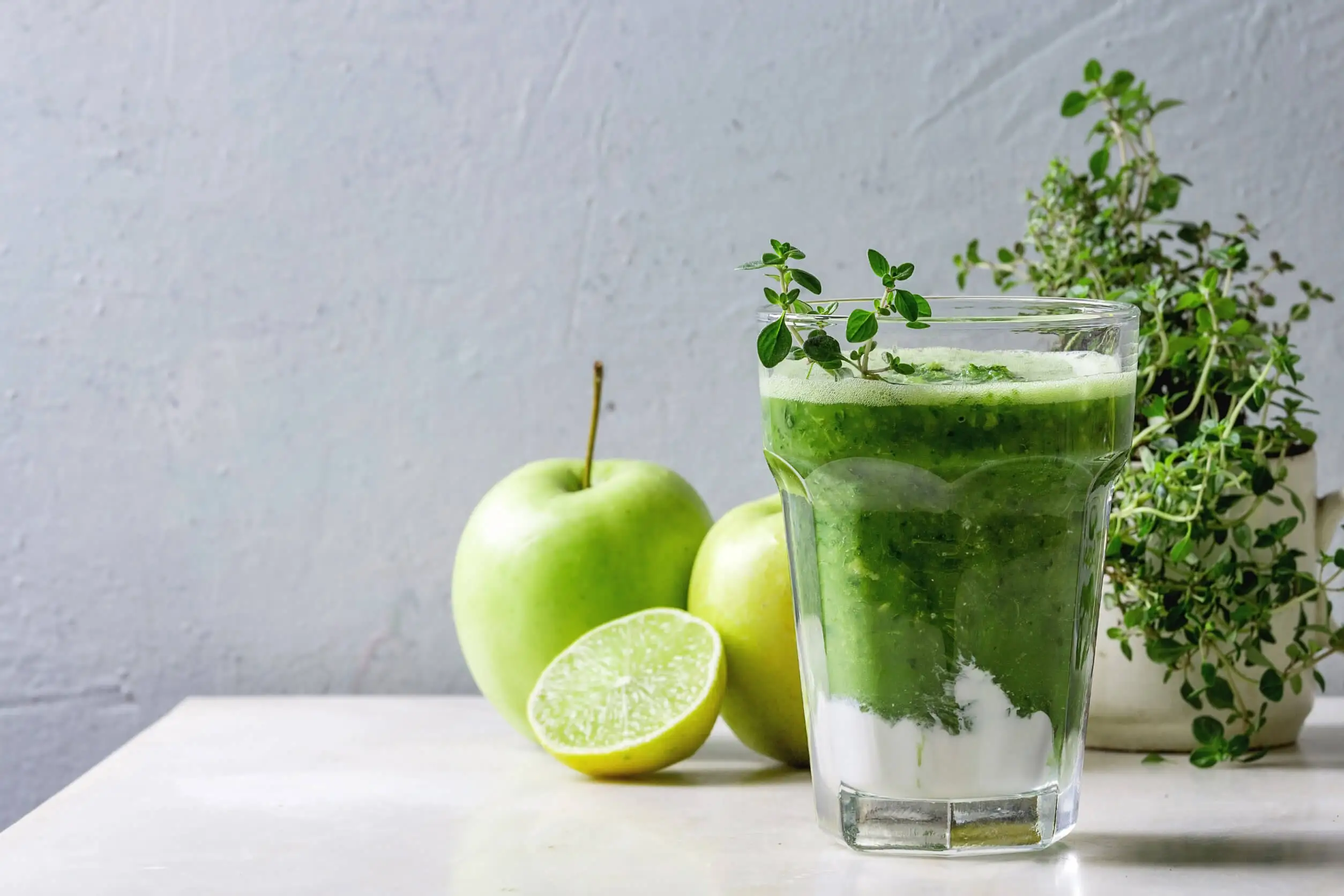 Batido de manzana verde para limpiar la vejiga