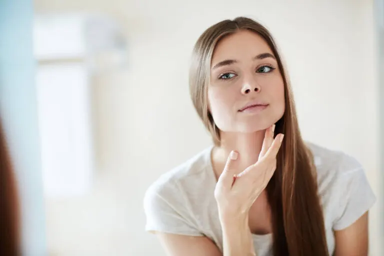 Crema facial nocturna para eliminar las manchas de la piel