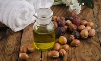Aceite de jojoba para el efecto eléctrico en el cabello