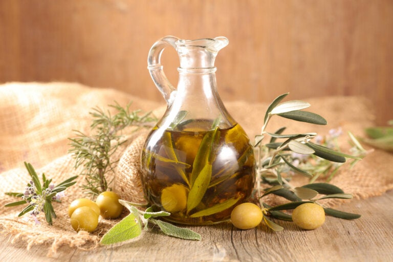 7 formas de usar aceite de oliva fuera de la cocina