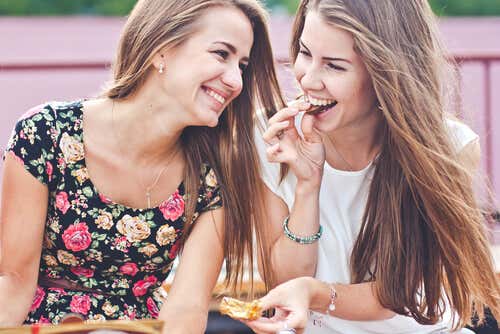 8 tips para crear relaciones de amistad fuertes