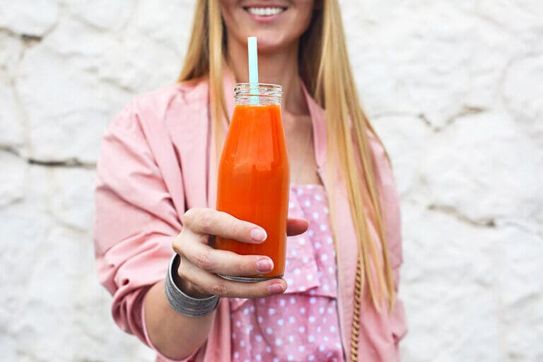 ¿Cuáles son los beneficios del jugo de zanahoria y jengibre?