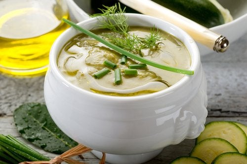 Crema de calabacín y algas para remineralizarte