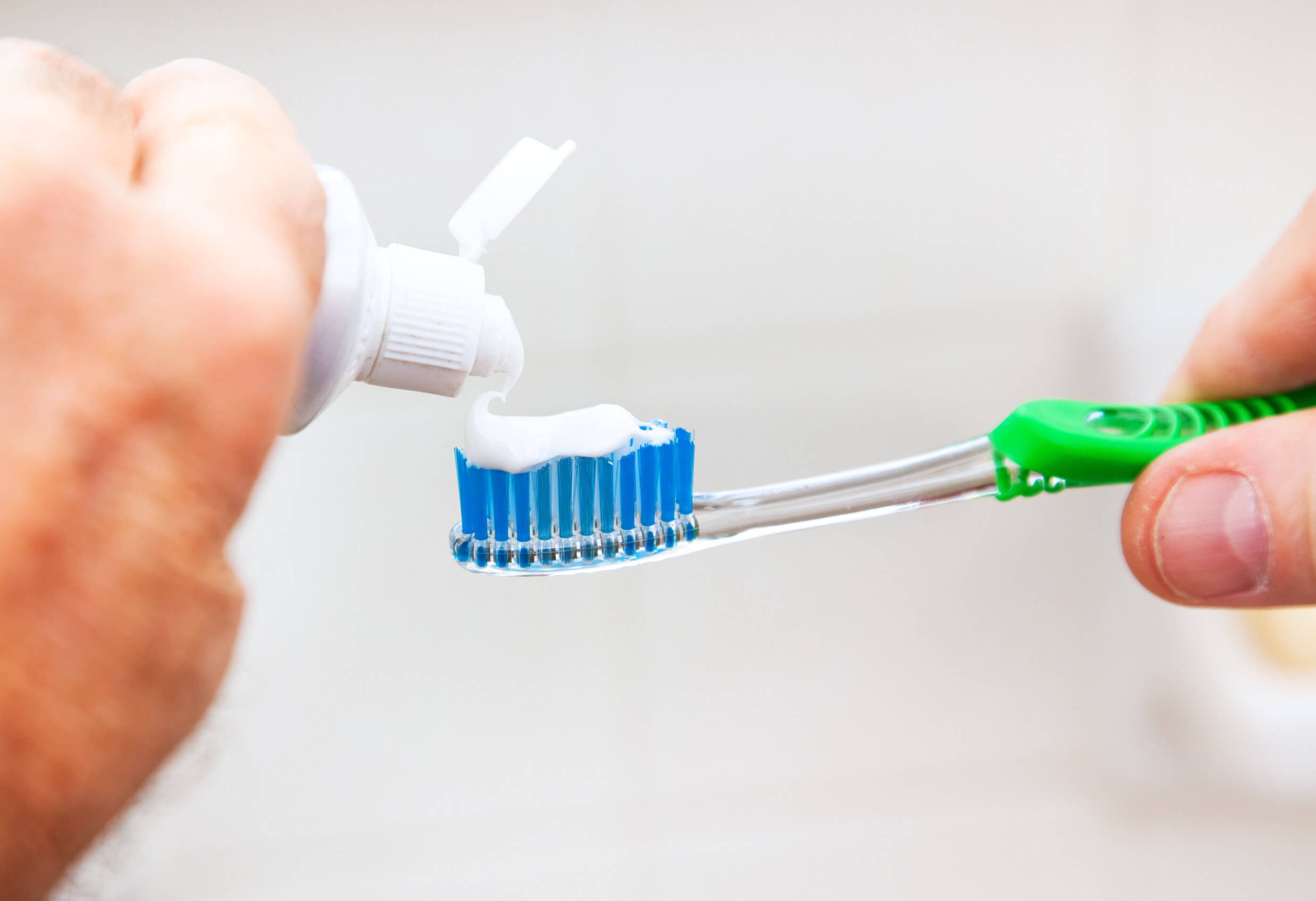 Pies suaves Alentar Estimar 5 ingredientes que debes evitar en tu pasta de dientes - Mejor con Salud