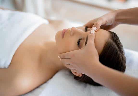 Puntos faciales para masajear y estimular el organismo