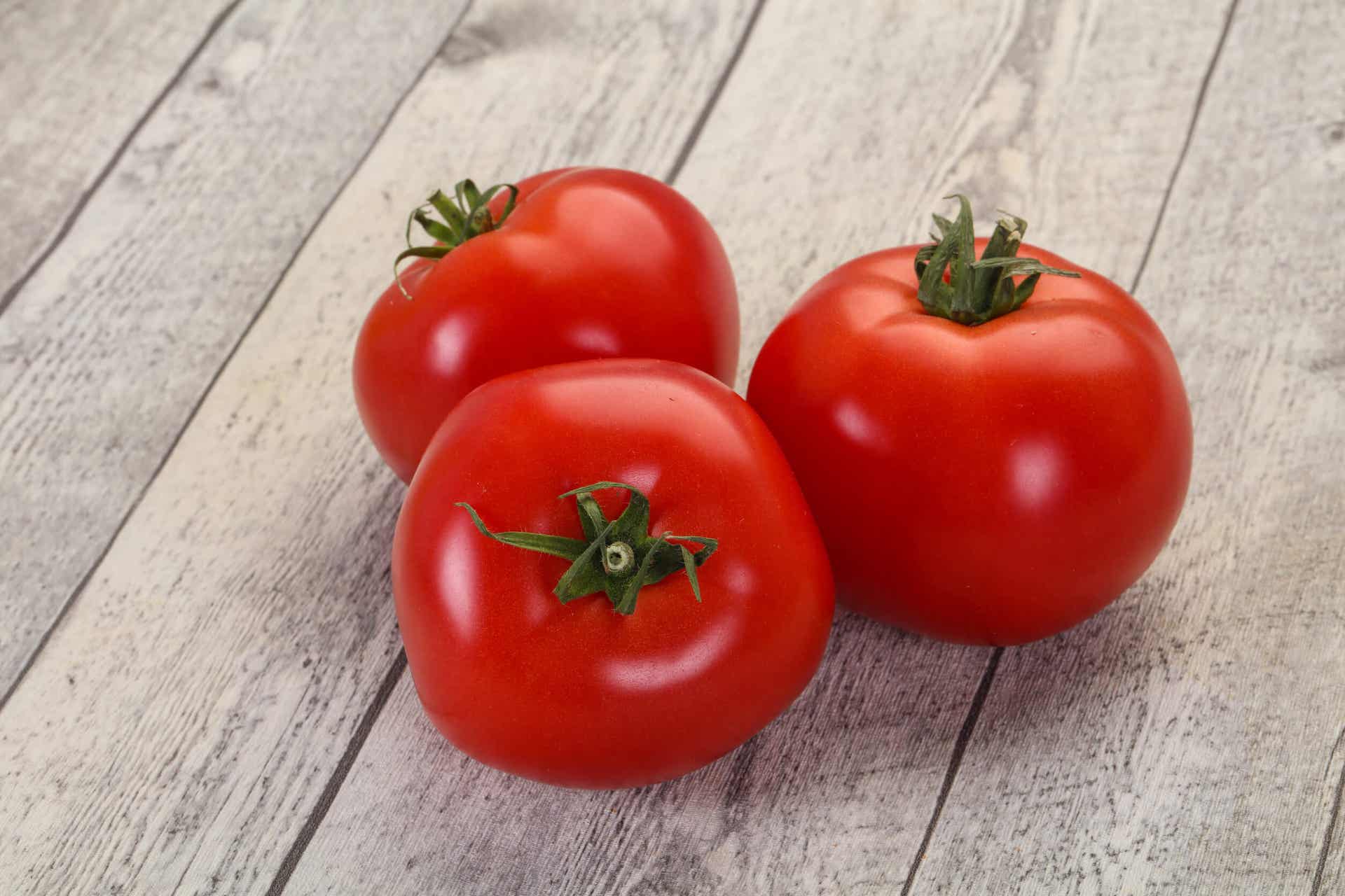 Tomates en una dieta saludable.