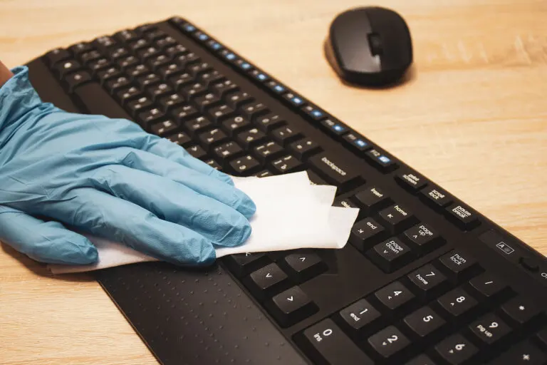 Usos que debes conocer del agua oxigenada