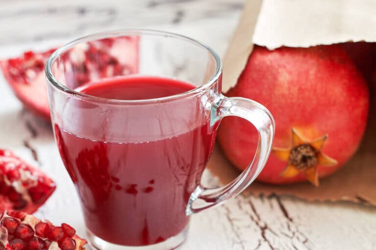 7 increíbles beneficios del jugo de granada