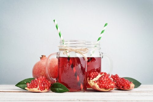 Drankje van rode vruchten