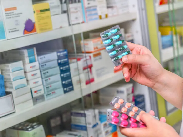 Los efectos secundarios de los antibióticos