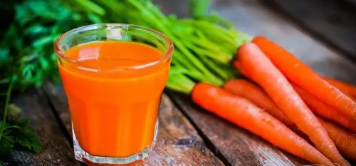 Suco de cenoura e alho.