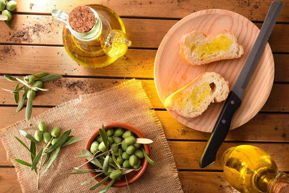 Pan con aceite de oliva y hierbas