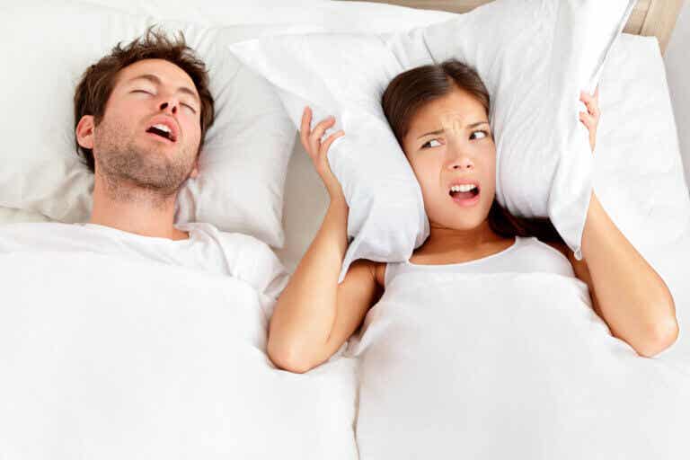 Dormir en habitaciones separadas puede ser beneficioso para tu relación