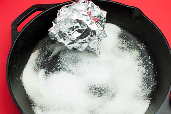 L'astuce de nettoyage qui est devenue virale sur TikTok comprend l'utilisation de sel et d'autres produits, mais ce n'est pas très efficace.