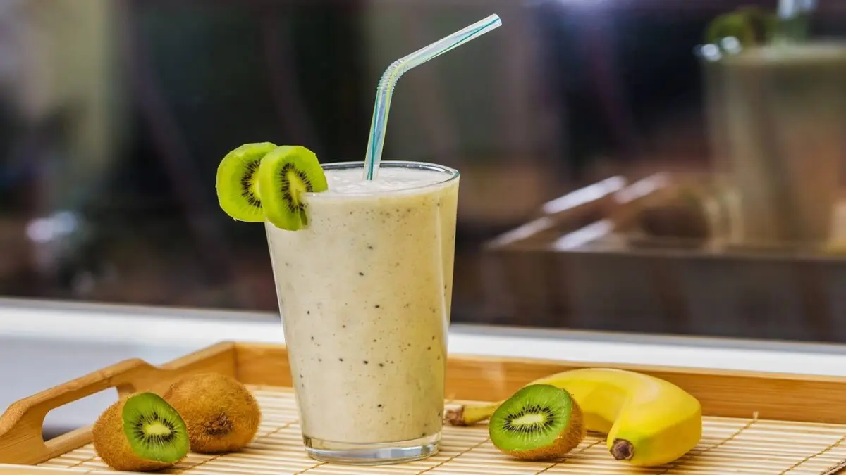 Batido de kiwi y plátano.