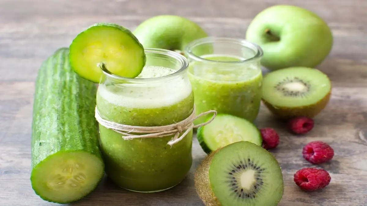 Smoothie verde de kiwi y pepino.
