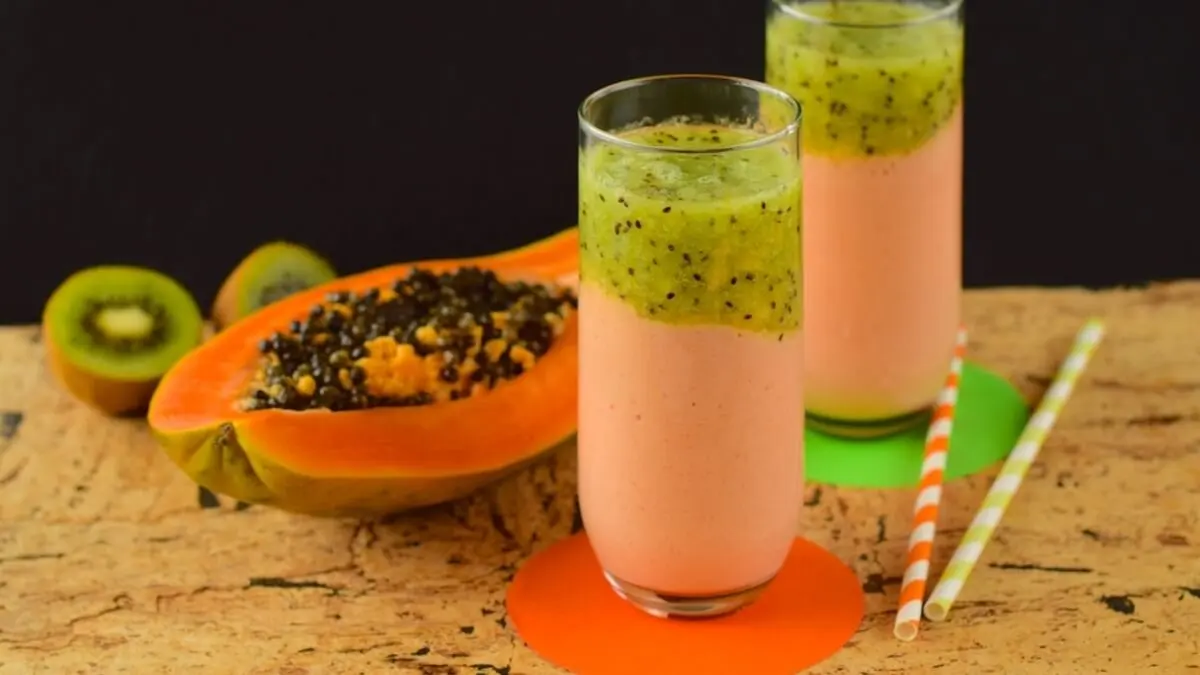 Jugo de papaya y kiwi.