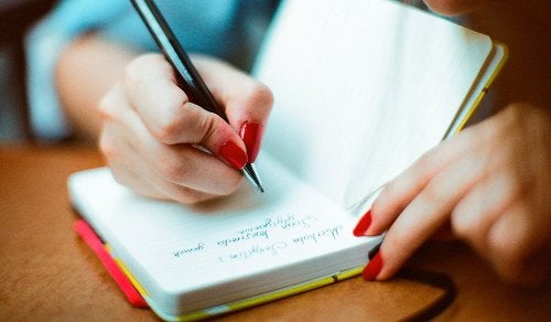 Llevar un diario: estrategia para un envejecimiento saludable