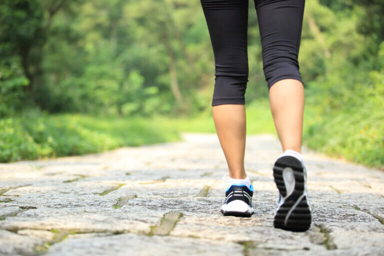 Según un estudio, caminar después de las comidas es bueno para la diabetes tipo 2