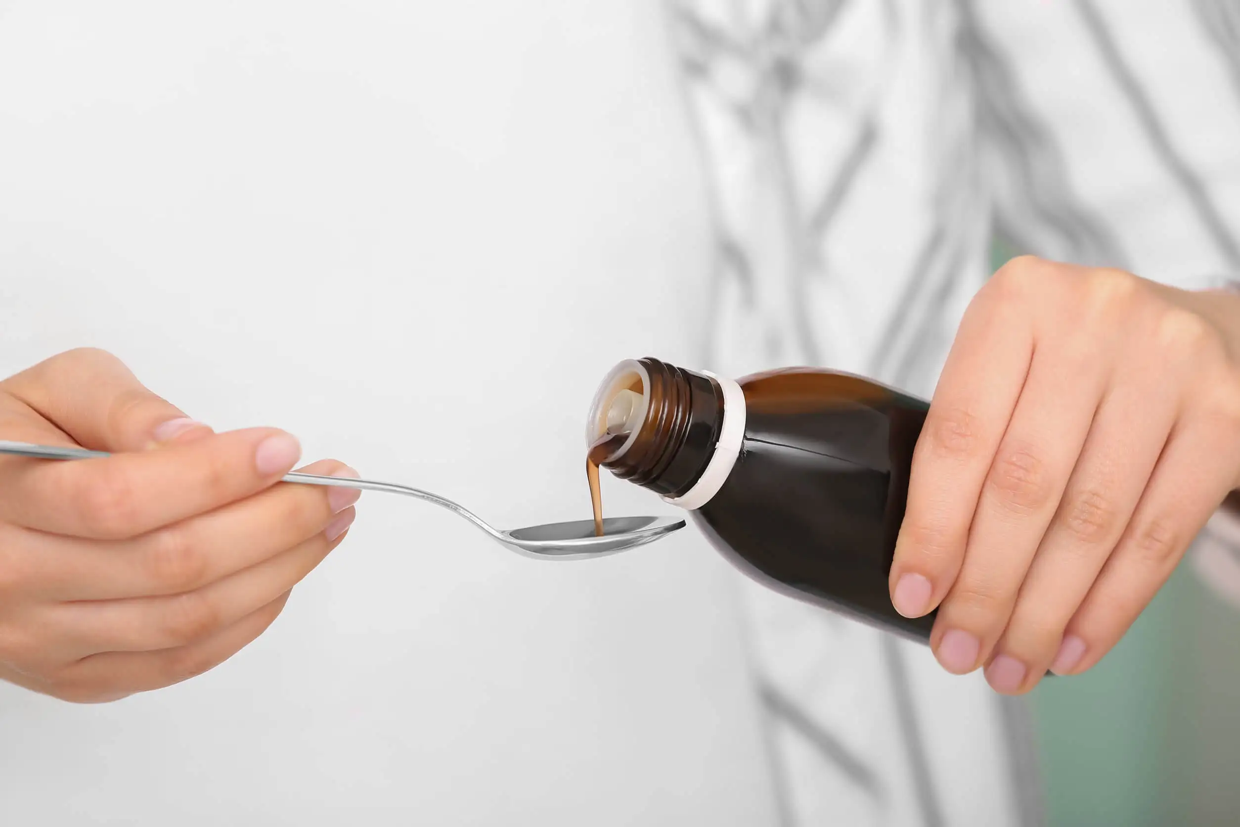 Jarabe para la tos en niños con gripe.