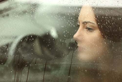 8 claves para combatir la tristeza y el desánimo naturalmente