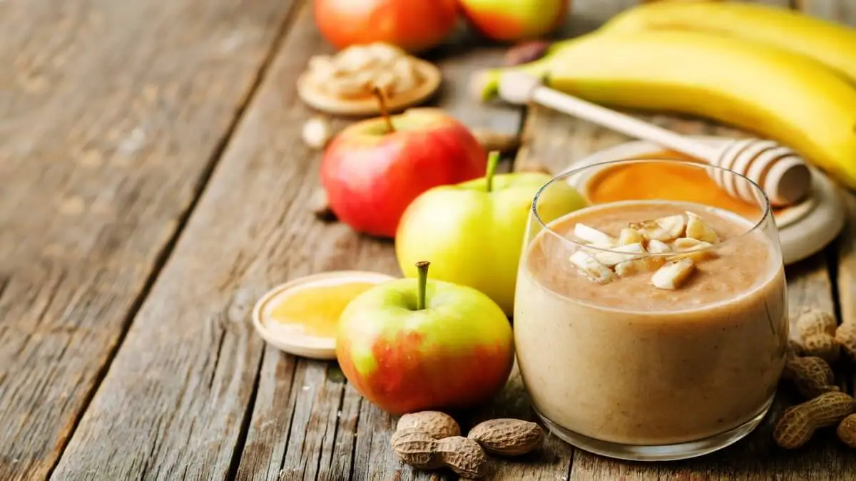 Batido manzana y mantequilla cacahuete.