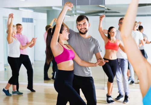 5 bailes que te ayudarán a tonificar piernas, glúteos y muslos