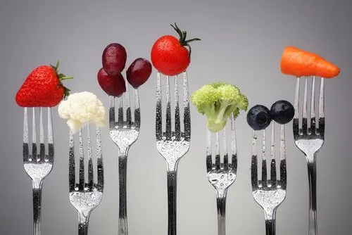 Tenedores con alimentos