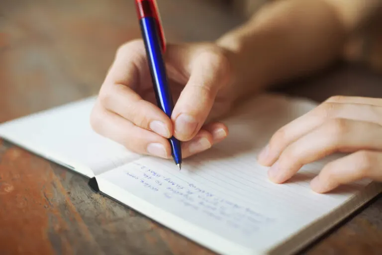 Escribir ayuda a cerrar heridas