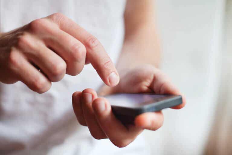Qué problemas de salud causa el uso del móvil