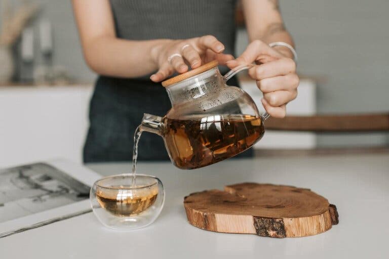 4 infusiones con miel de abeja para mejorar nuestra salud