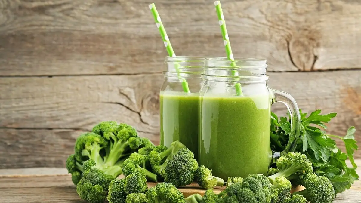 Jugo de brócoli y pepino