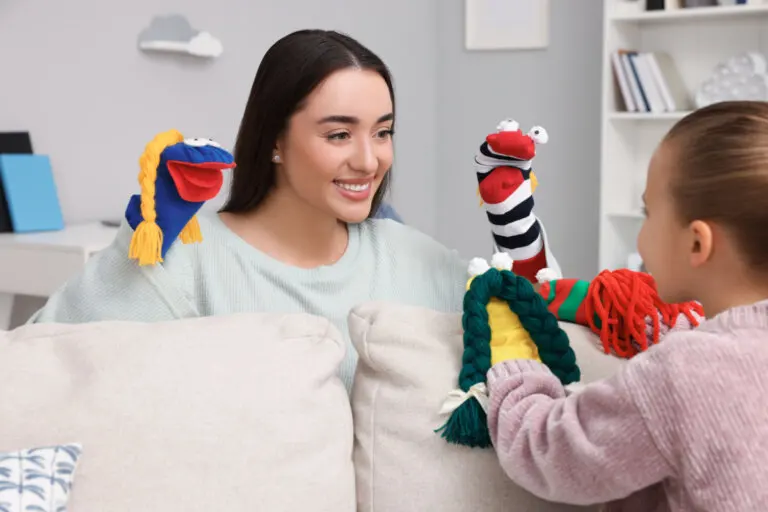 Marionetas con medias.