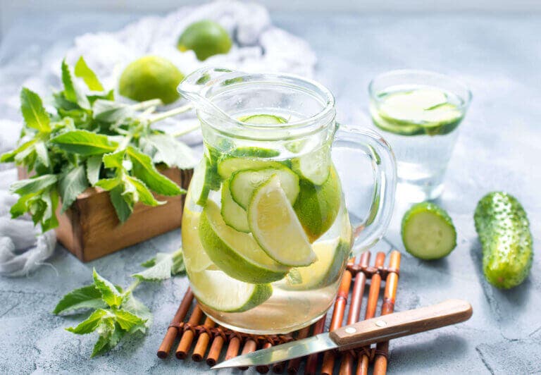 5 recetas de bebidas que te ayudan a perder peso