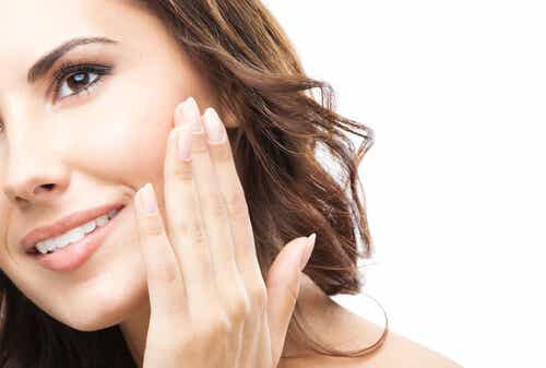 7 tips para revitalizar el rostro en cuestión de minutos