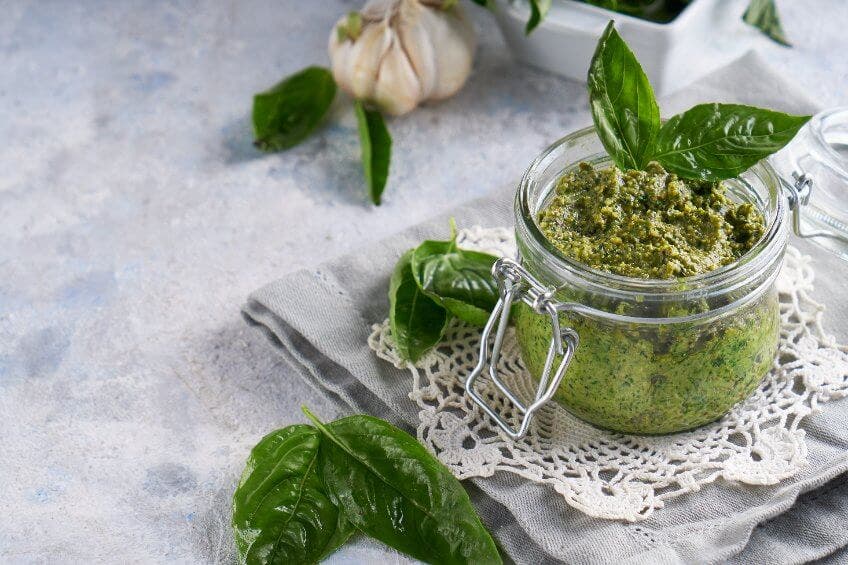 Salsa pesto casera