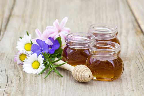 Tónico capilar con romero, canela, ortiga y miel de abeja