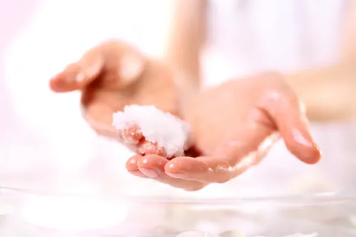 exfoliante para proteger tus manos del sol