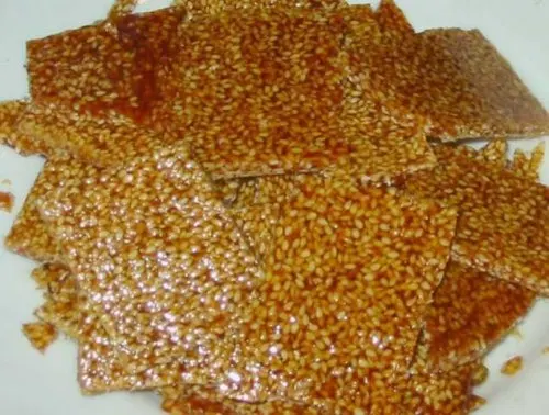 Prepara un snack de miel y semillas de sésamo