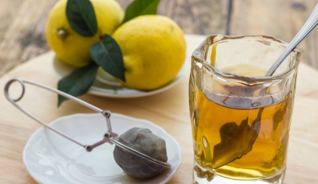 Bebida de hinojo y limón, un remedio maravilloso