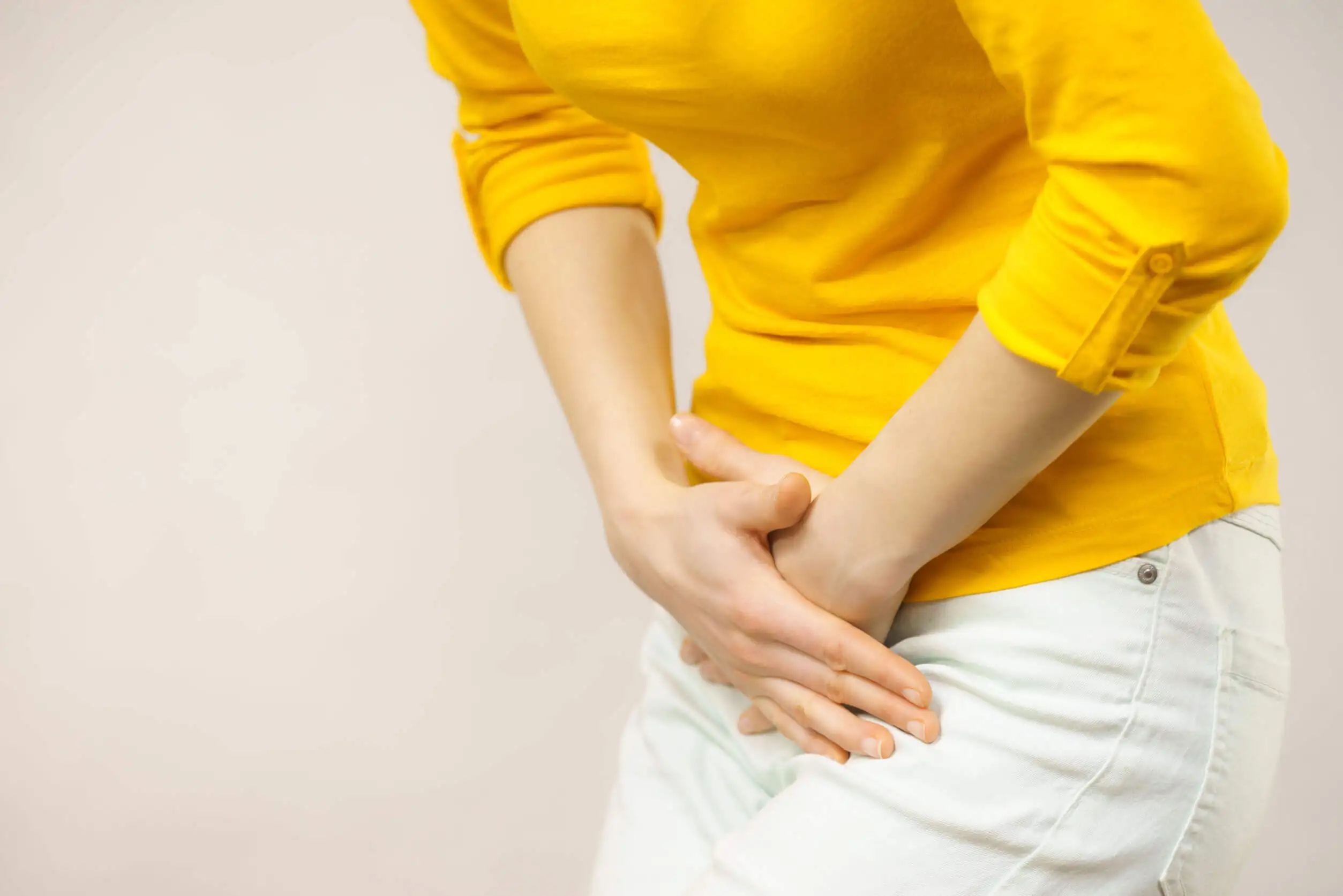 Dolor y ardor vaginal por flujo grumoso.