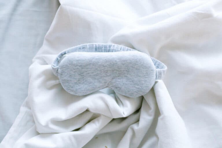 7 hábitos saludables que puedes practicar para dormir bien